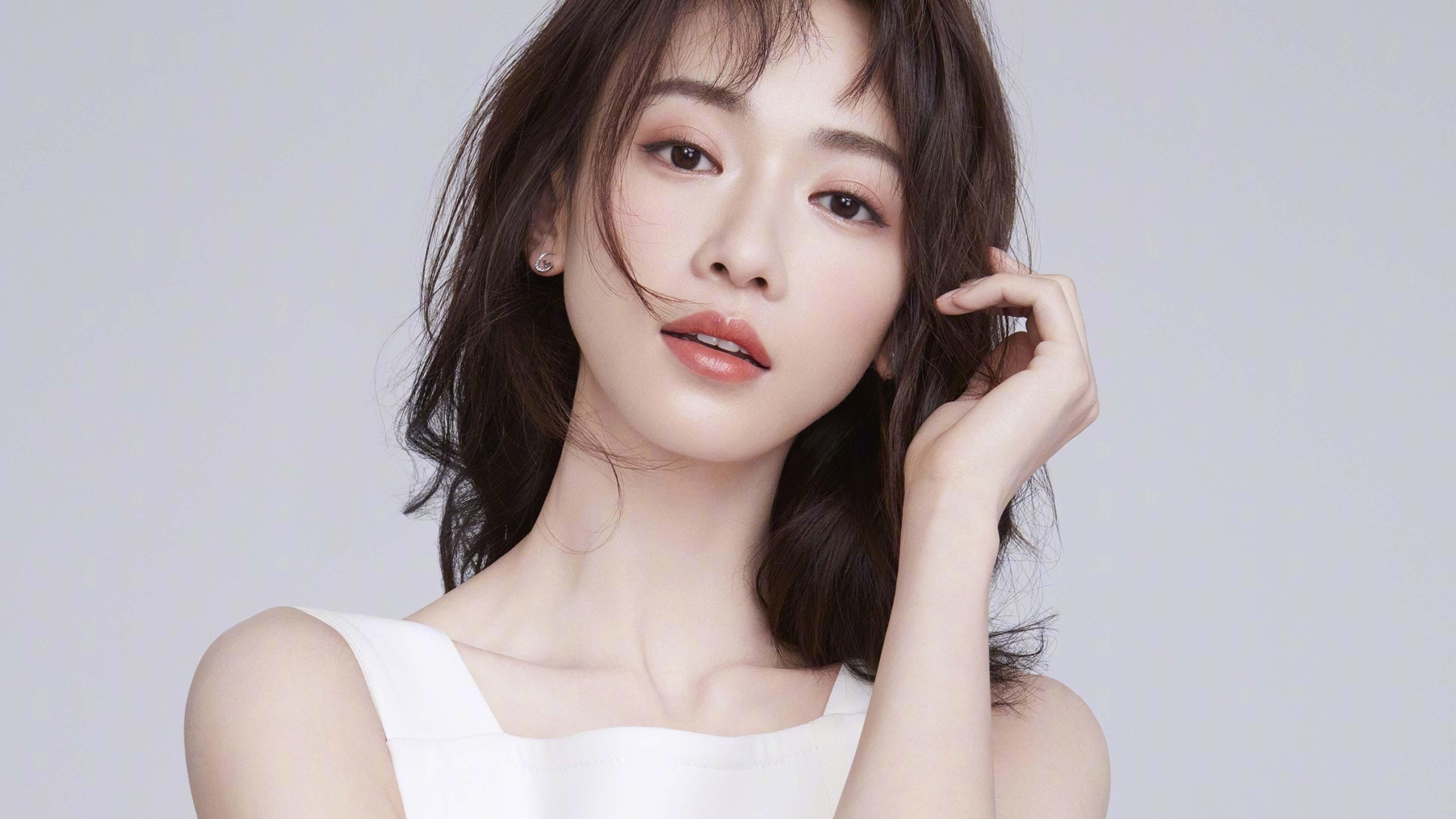 “冠军荣耀:感人瞬间永载史册”,冠军的荣耀