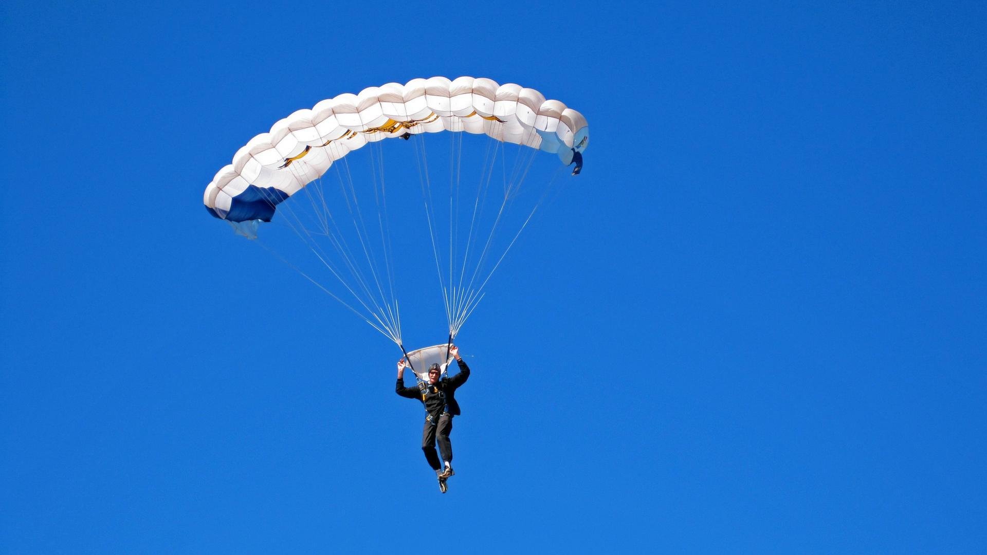赛事期间观众体验升级,互动环节丰富多彩,比赛观众