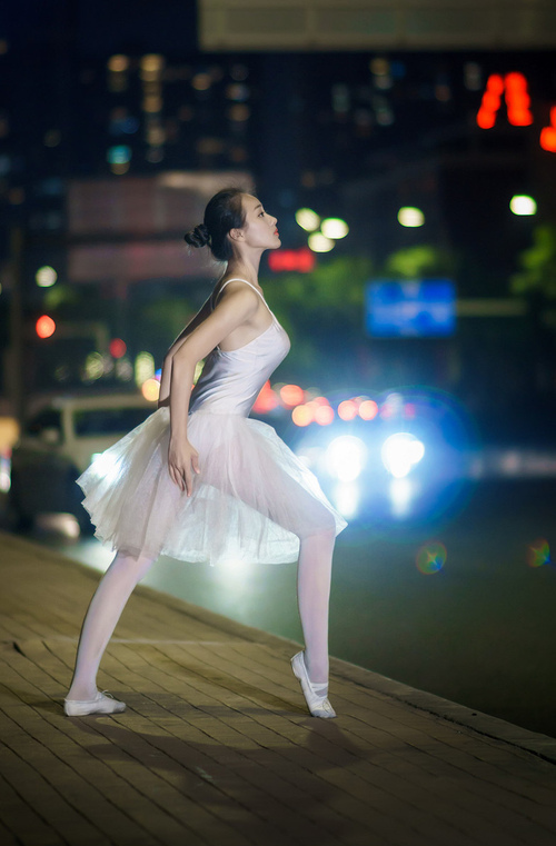 爱游戏中国官方登录入口网站-阿森纳主场遭逆转，球队难逃失利，欧冠名额或受威胁，阿森纳主场战绩