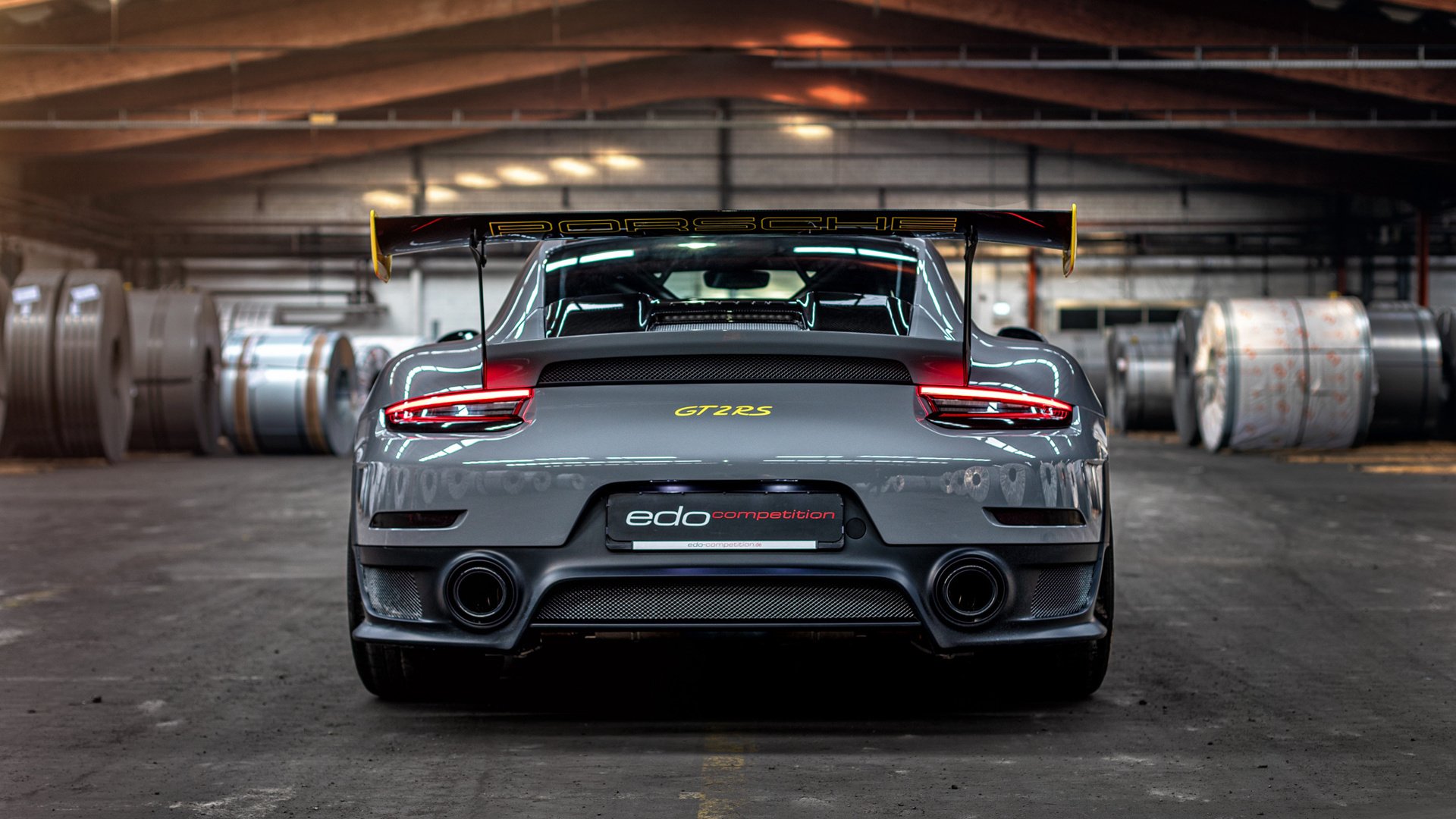 爱游戏体育app-世界杯预选赛国足逆袭 球迷为球队鼓劲，2022世界杯国足预选赛出线规则