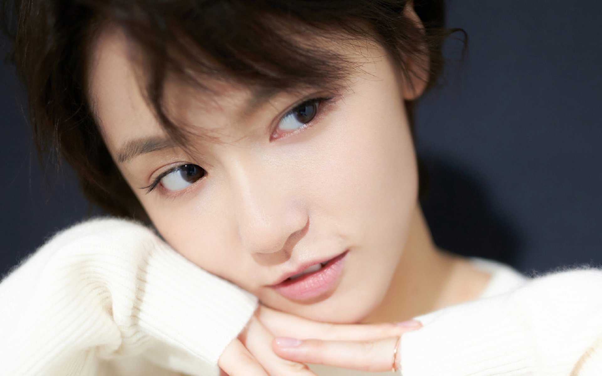 新西兰橄榄球赛事在全球范围内的转播权价值大增，新西兰橄榄球队徽