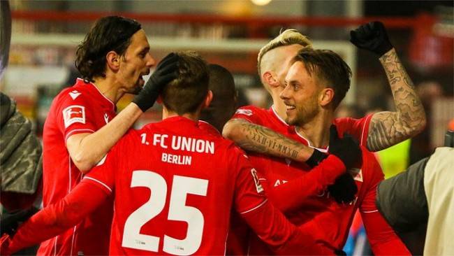 爱游戏体育:德甲的比赛风格:战术实施与应变能力的简单介绍 爱游戏体育:德甲的比赛风格:战术实施与应变能力的简单介绍