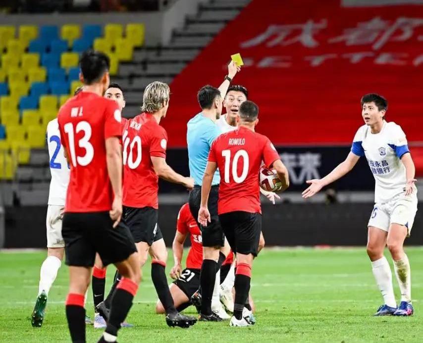 关于爱游戏体育:年轻中场严鼎皓“潜力无限”，球迷：希望他能成为中国足球的中场核心！的信息