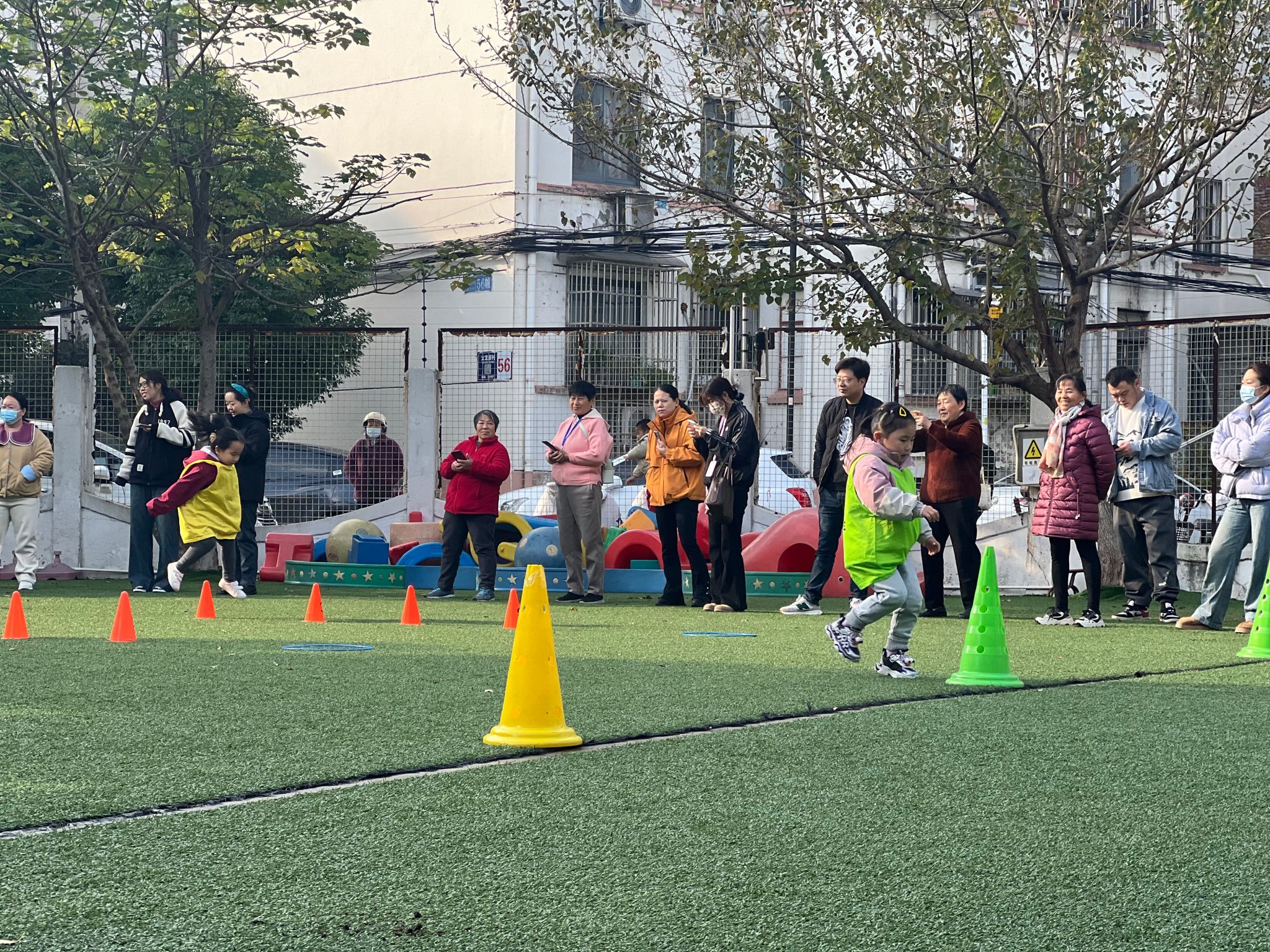 关于爱游戏体育:中国足球青训教练员的领导力风格与球员绩效关系研究的信息