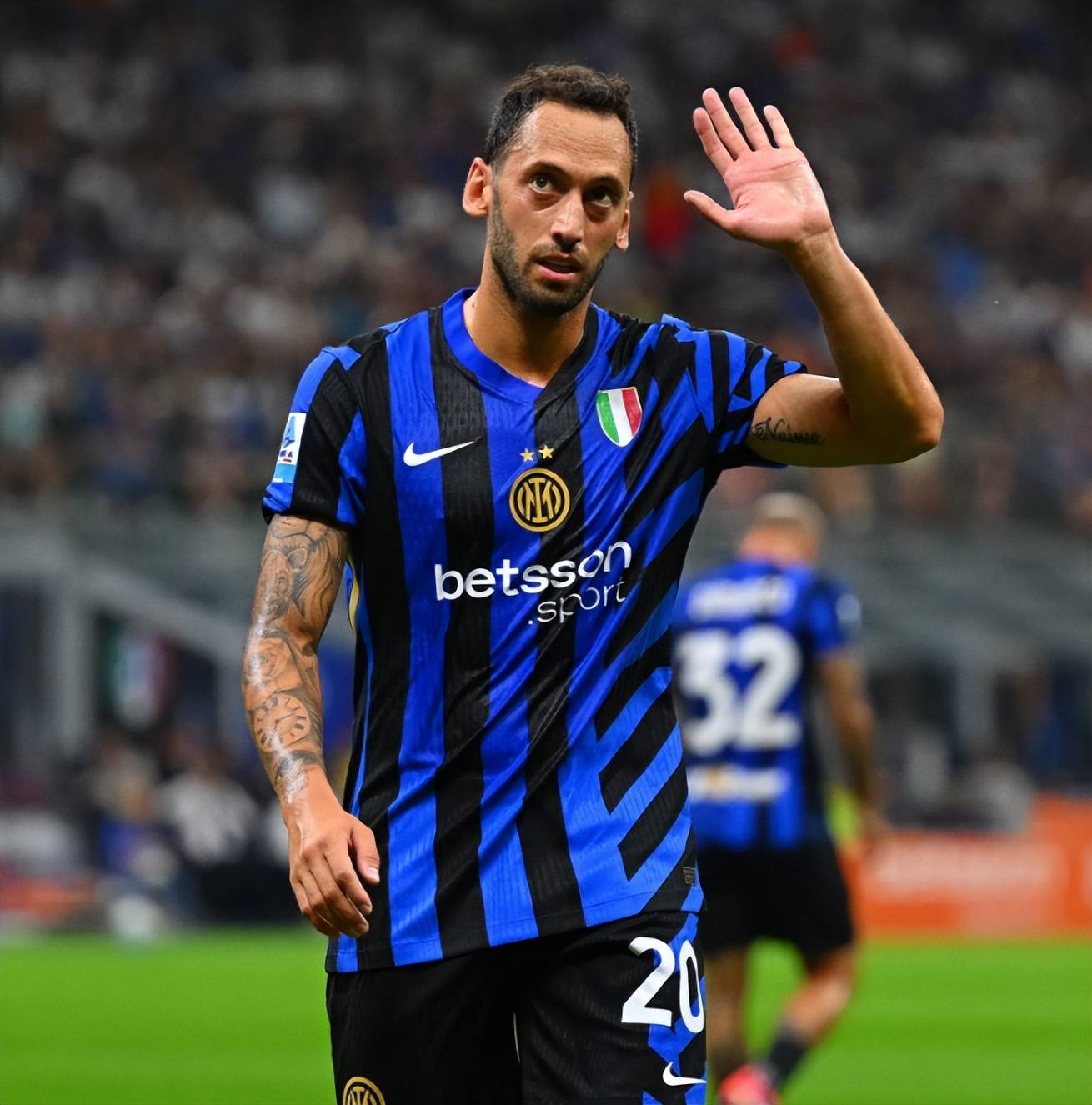 爱游戏体育：中国足球新星入选国家队，未来之星备受期待的简单介绍