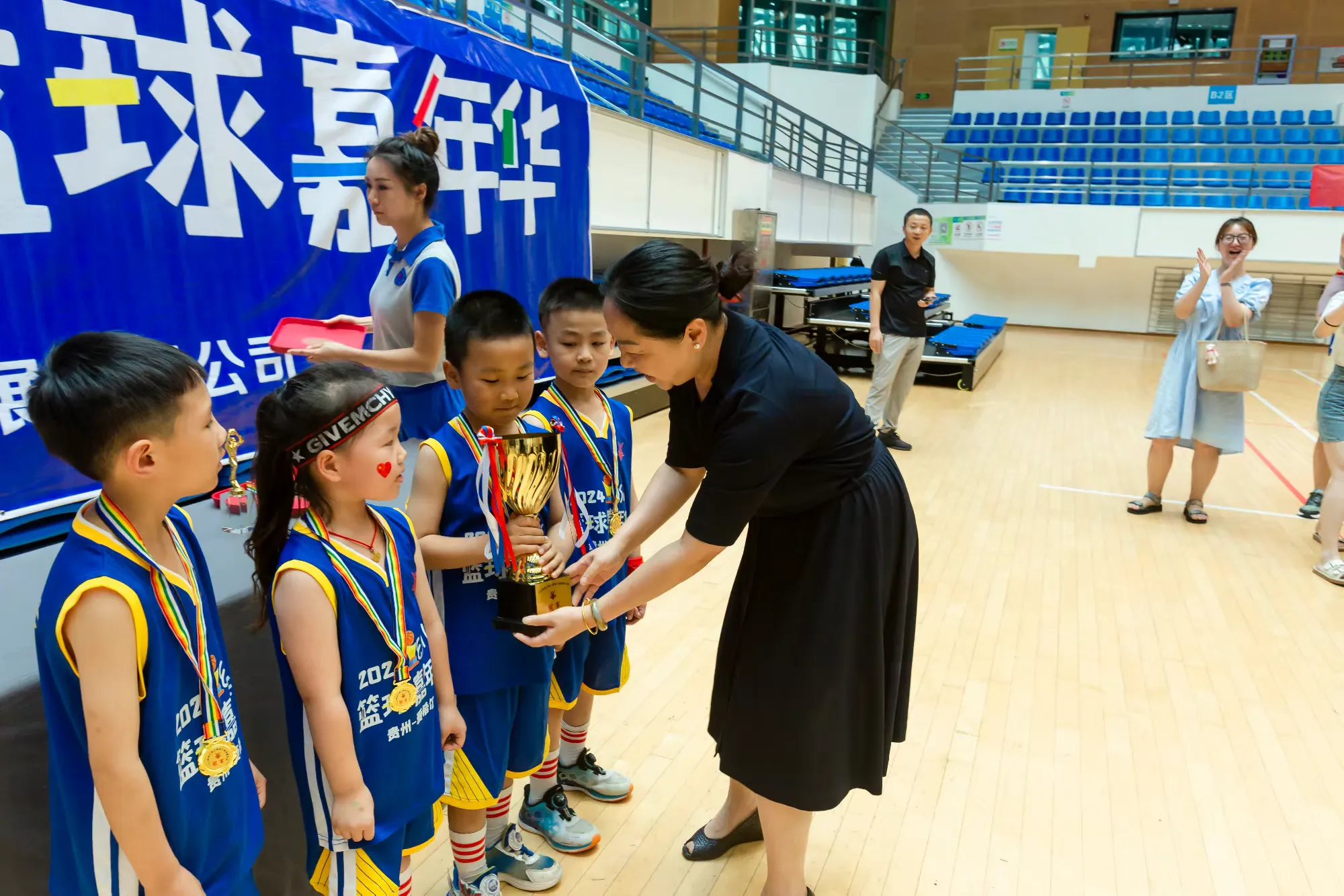 爱游戏体育:篮球主题的音乐MV创作:用音乐和影像传递篮球的激情的简单介绍 爱游戏体育:篮球主题的音乐MV创作:用音乐和影像传递篮球的激情的简单介绍