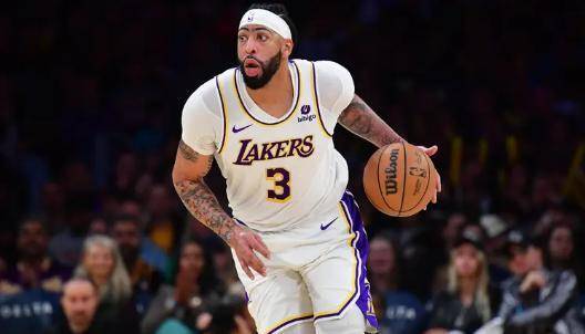 爱游戏体育：湖人队新赛季：戴维斯能否摆脱伤病困扰，重返巅峰？的简单介绍