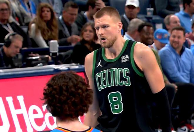 爱游戏体育：凯尔特人队季前赛：斯普鲁斯展现投射能力，争夺轮换位置的简单介绍