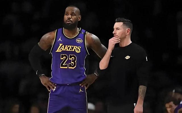 包含爱游戏体育:湖人队交易截止日后的阵容分析：能否冲击总冠军？的词条