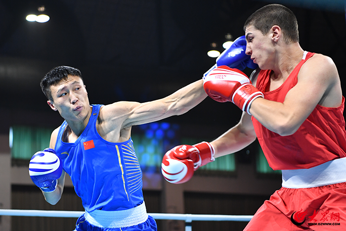 关于爱游戏体育:拳击世界冠军赛，重拳出击震撼全场的信息