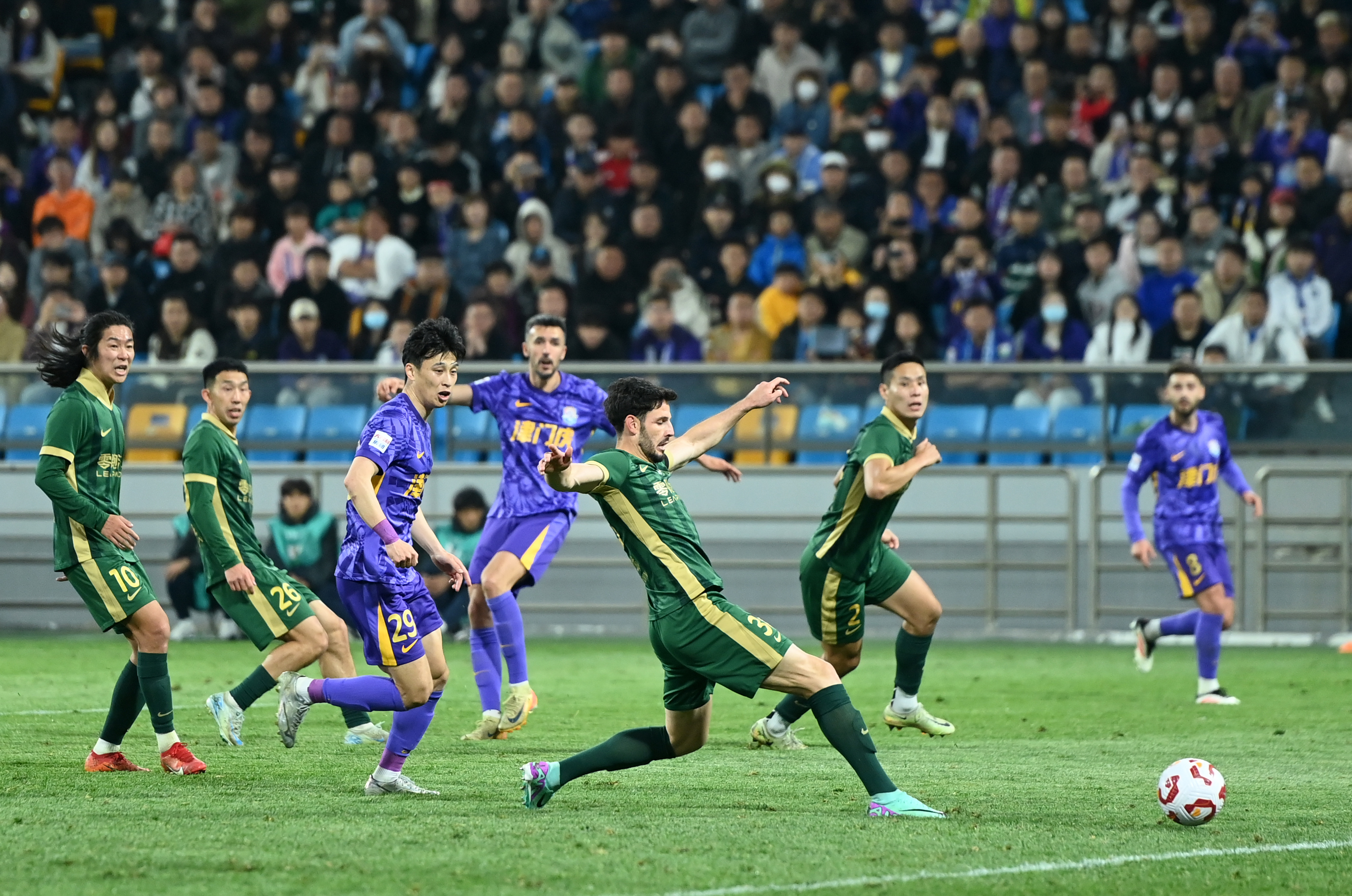 爱游戏娱乐-包含爱游戏体育:中超俱乐部可持续发展模式研究：青训投入、商业运营与社会责任的词条